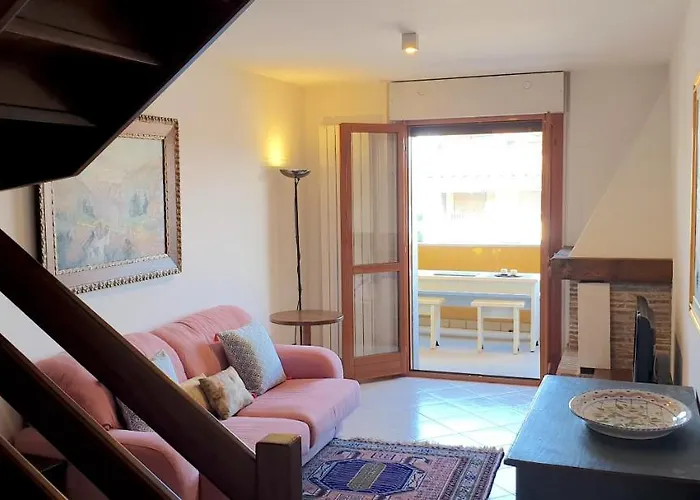 Charming Apartment & Parking By Anthea Homes