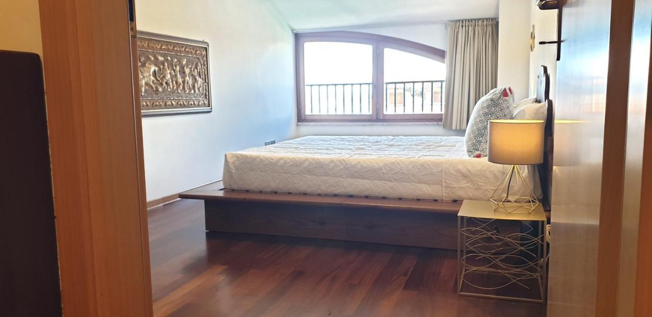 Charming & Parking By Anthea Homes *