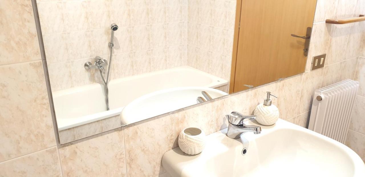 Charming & Parking By Anthea Homes Apartment *